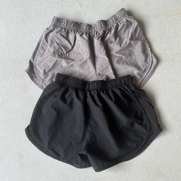 Nike Women's Running Shorts Size Medium - Bundle or 2 - Picture 2 of 2